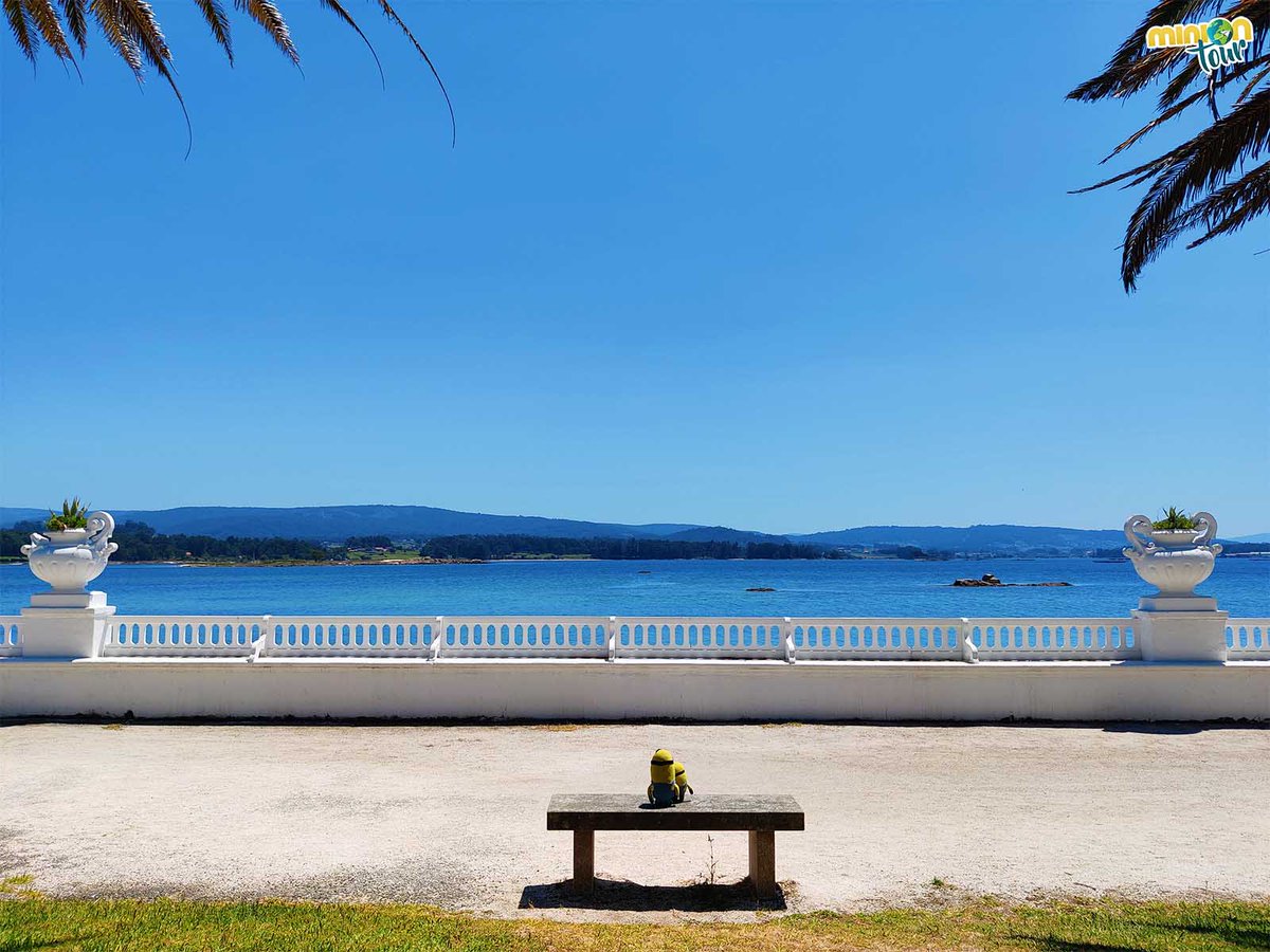 En #AIlladaToxa hay banquitos para sentarte a disfrutar de la #RíadeArousa 😍​. Este rinconcito de las #RíasBaixas no es solo balnearios 🛁​ o la Capilla de las Conchas
👉 bit.ly/AIlladaToxa
<a href="/Turismo_Grove/">Turismo de O Grove</a> @galiciatb <a href="/turisriasbaixas/">Turismo Rías Baixas</a> <a href="/loves_galicia/">Loves_galicia 🛰️ #fainoengalego</a> <a href="/VisitOSalnes/">Visit O Salnés ®</a> <a href="/MadridTB/">Madrid TB</a>