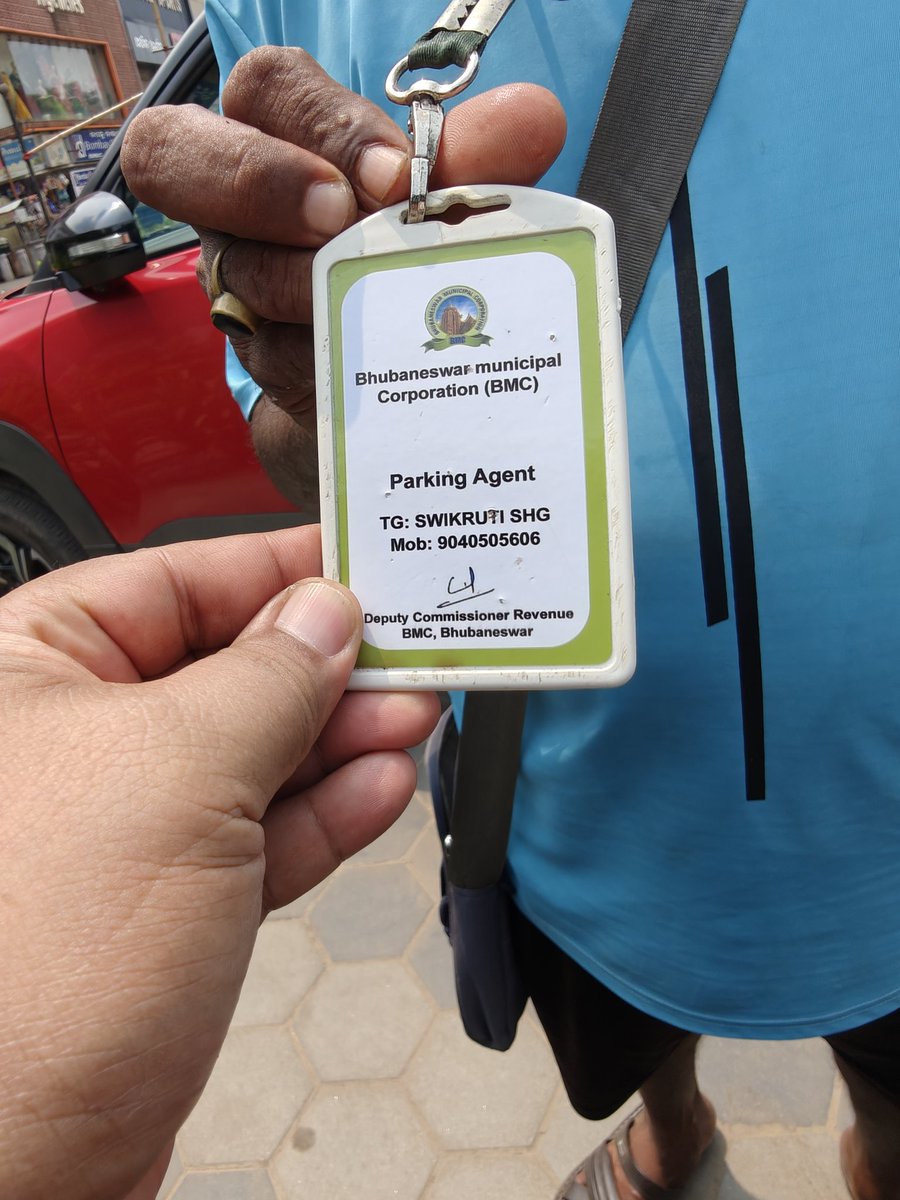 Dear <a href="/bmcbbsr/">BMC</a>, your authorized parking attendant on Raj Path today allowed a car to be parked incorrectly, in a way that blocked other properly parked cars from exiting. I had to wait a long time for the illegally parked car's driver to move her car. Care to take some action?