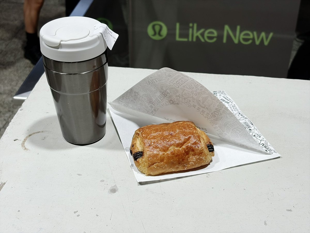 stripeboy's tweet photo. #lululemon 活動後福利。🥐☕️

#sensoryzero #lululemon #pmqhk #pmq #twiteat #推特吃 https://t.co/HpaXl7GHg4