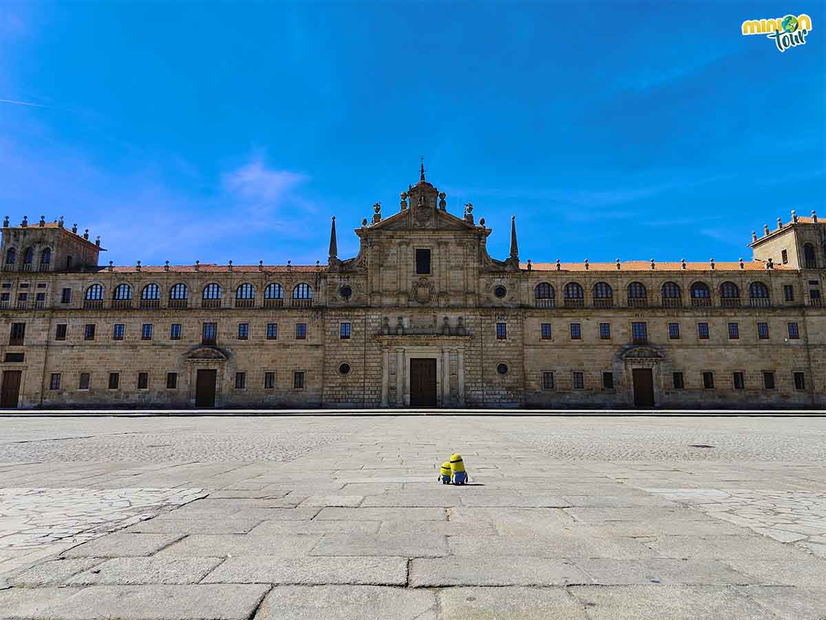 Si visitas #MonfortedeLemos no te puedes perder #LosEscolapios ⛪, un edificio tan impresionante que hasta se le considera como "El Escorial gallego" 😮
👉 bit.ly/EscolapiosMonf…
@galiciatb <a href="/MadridTB/">Madrid TB</a> <a href="/SpainTravelB/">Spain Travel Bloggers</a> <a href="/MonforteLemos/">Concello de Monforte</a> <a href="/Turgalicia/">Turismo de Galicia</a> <a href="/ribeirasacraCT/">Ribeira Sacra CT</a> <a href="/apatrigal/">Asociación para a defensa do Patrimonio Galego</a>