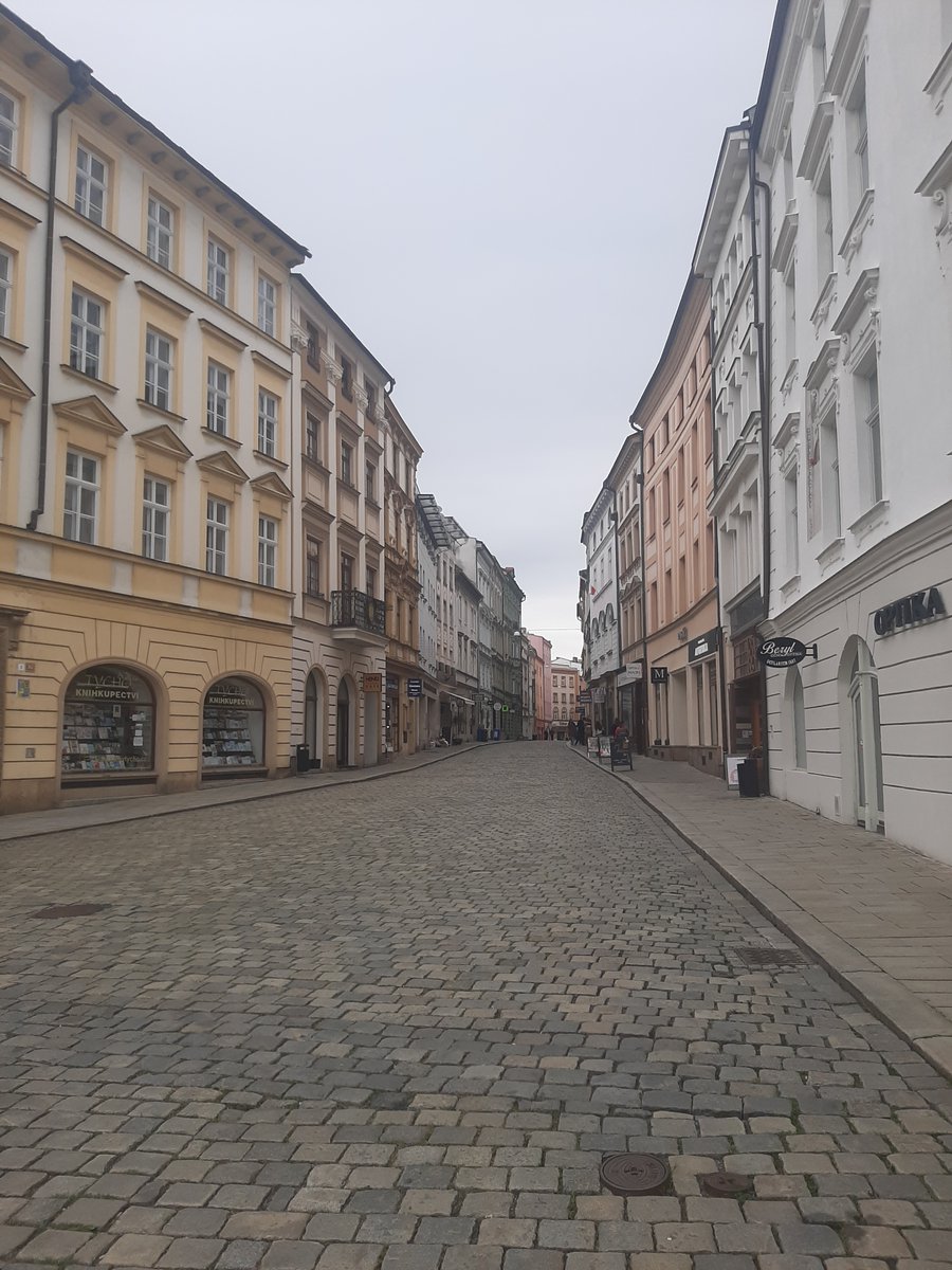 MoonjooLee's tweet photo. Great to visit, discuss, and give a talk at Palacky University Olomouc, Czech Republic. Thanks to Lukáš Slodička, Kimin Park, and Radim Filip for the invitation and organizing the workshop! https://t.co/qDN056v9fn