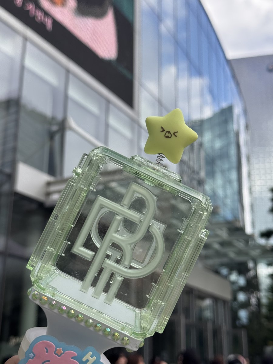 250920 음중 생방
진짜 너무 아쉬워서 즈니들 전부 다 ㅠㅠㅠㅠㅠㅠㅠㅠ우리가 미아내ㅠㅠ 이러고 있는데 오히려 해찬이가 따봉해주고 괜찮다고하니까… 진짜 제발…ㅠㅠㅠ
#해찬 #HAECHAN