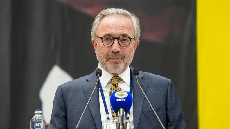 🗣️Hamdi Akın: "Kimse unutmasın ki 7 yıl önce Ali Koç hiç kimsenin girmeye cesaret dahi edemediği bir yükümlülüğü üstlenerek bu sorumluluğu aldı. UEFA’nın batmaya en yakın kulüp olarak nitelediği kulübümüzü ayağa kaldırdı. 7 yıl içerisinde Ali Koç olmasaymış bizim finansal