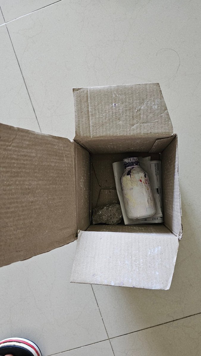 LateFairly's tweet photo. @AjioCares @sumitkanodia1 I need resolution too. Order ID - FN5770706307. If this has come from ajio warehouss and not directly from vendor, then high level fraud is happening at warehouse level. https://t.co/qDPZfZv8MA