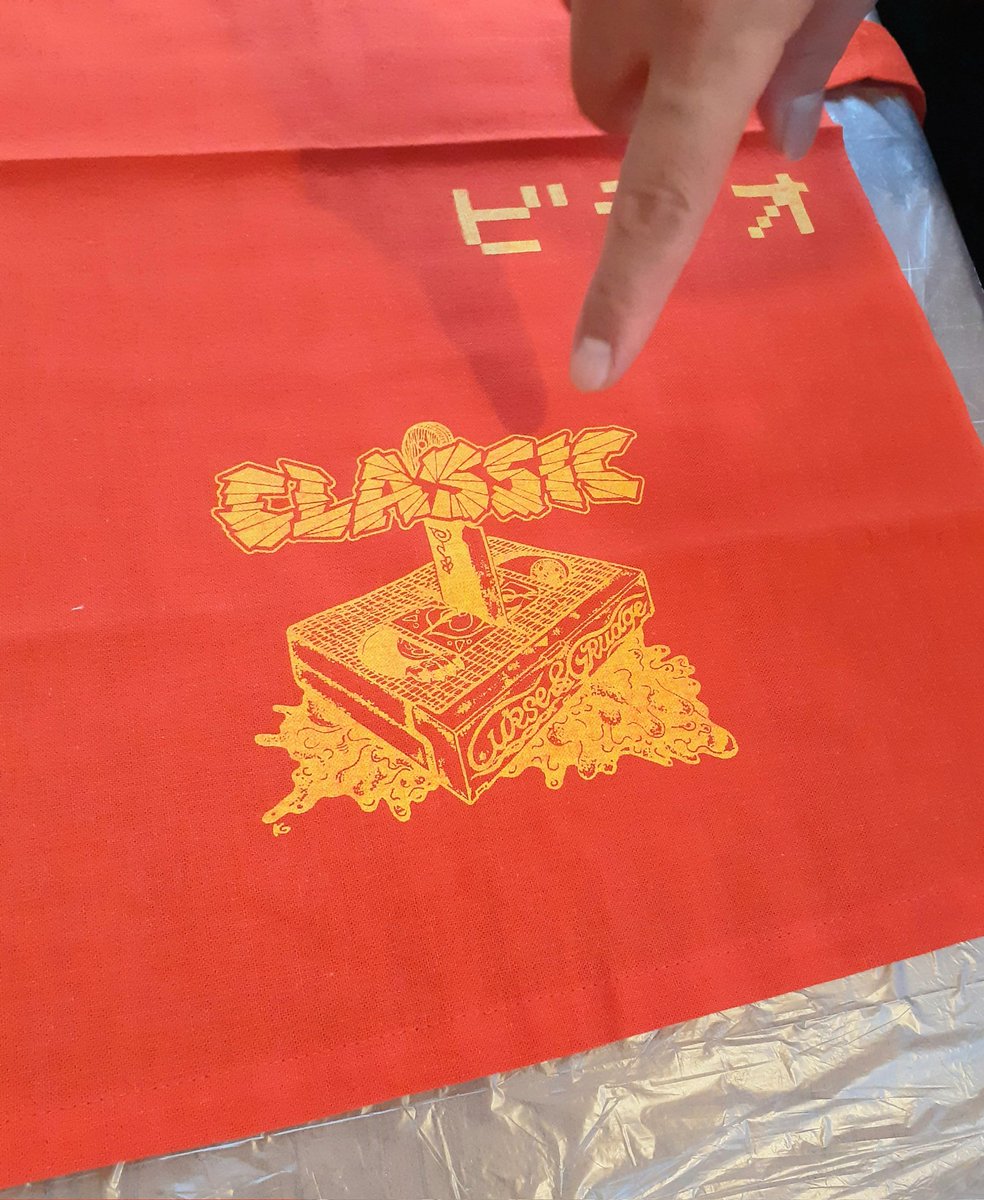 mudrone's tweet image. フンドシです
#MADEINCHAOS
#ビデオ