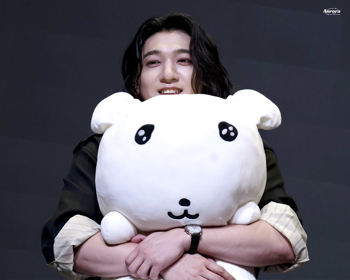 Aurora_SUNGJIN's tweet photo. 250919 YES24

가나디 조하 성지니야💗
너무 귀여워...( o̴̶̷̥᷅⌓o̴̶̷᷄ ) 

#DAY6 #데이식스 
#박성진 #성진 #SUNGJIN https://t.co/xOR9spjvSk