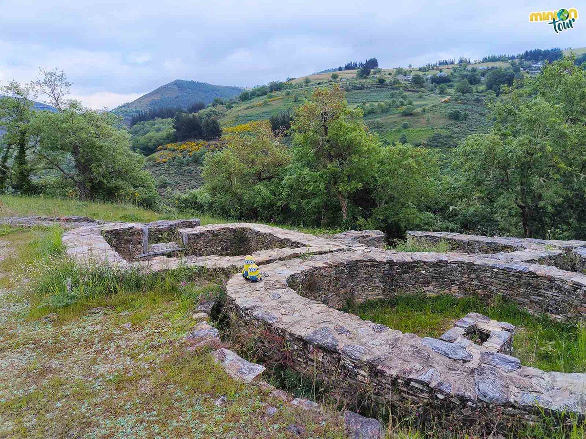 En el Geoparque #Ancares #TerrasdeBurón 🏞️, visitamos el #Castro de Santa María de #Cervantes 🛖, un poblado minero que explotaba yacimientos de oro ⛏️. ¿Te lo enseñamos? 👀
👉 bit.ly/CastroCervantes
<a href="/Turgalicia/">Turismo de Galicia</a> <a href="/apatrigal/">Asociación para a defensa do Patrimonio Galego</a> @galiciatb <a href="/MadridTB/">Madrid TB</a> @SpainTravelB