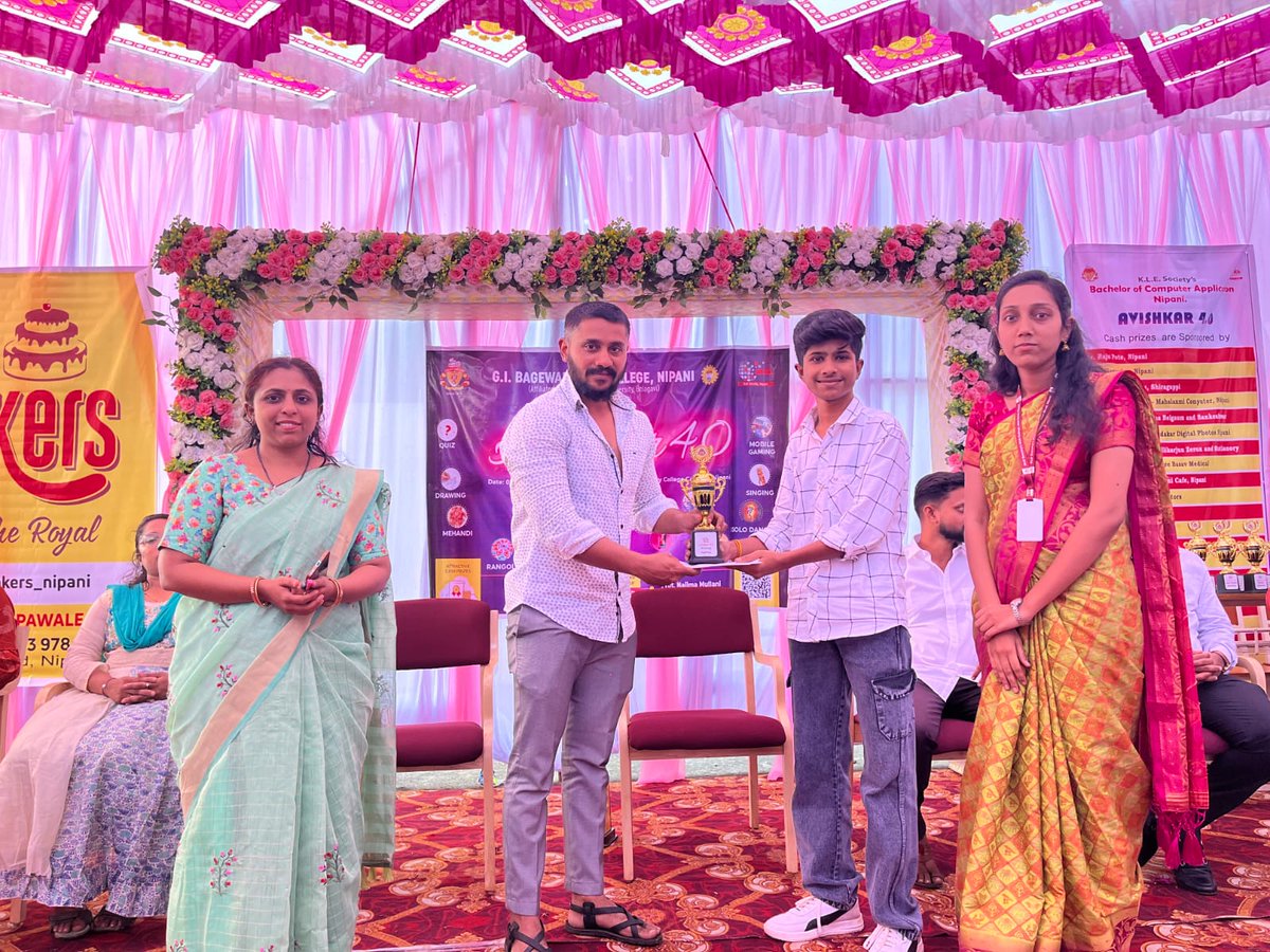 KLE_bca_nipani's tweet image. 🎨✨ Creativity at its finest!
Proudly presenting the winners of the Drawing Event – Avishkar 4.0 🏆👏

🥇 1st Place – Mr. Paras Chavan (VSM PU College, Nipani)

🥈 2nd Place – Miss. Asha Bamane (SJPN&apos;s PU College, Nidasoshi)