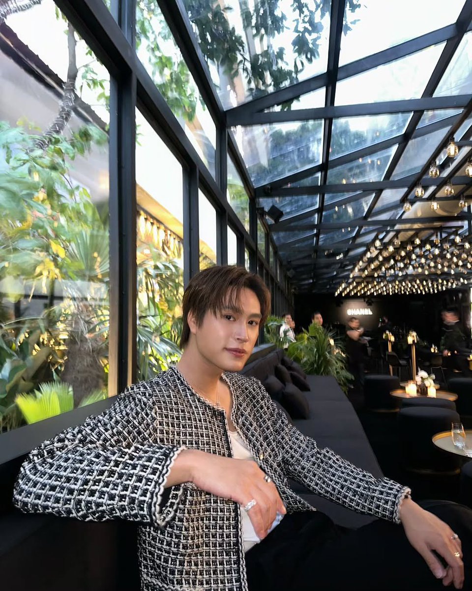 amornserpk's tweet photo. ชอบไวบ์งาน private event ของ Chanel มากเลยง่ะ แกรมสมฐาแขกคนสนิทมาก แล้วคอมโพสของน้องเจม จะยืนหรือนั่งก็เหมือนเจ้าของที่ ✨⭐️💫

GEMINI CHANEL NEW BOUTIQUE
#CHANELXGEMINI 
#Gemini_NT #เจมีไนน์ @gemini_ti https://t.co/VSth5Z0J7y