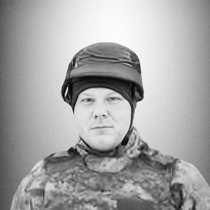 EuromaidanPress's tweet photo. Let us keep the Defenders of Ukraine in our thoughts &amp; prayers

RIP – Pavlo Kovalchuk, Kostiantyn Mochulskyi, Volodymyr Povroznyk, Vitalii Navrotskyi (27)

We are the Dead
Short days ago
We lived, felt dawn, saw sunset glow
Loved and were loved, and now we lie
In Flanders fields https://t.co/FyeZQB3Xh9