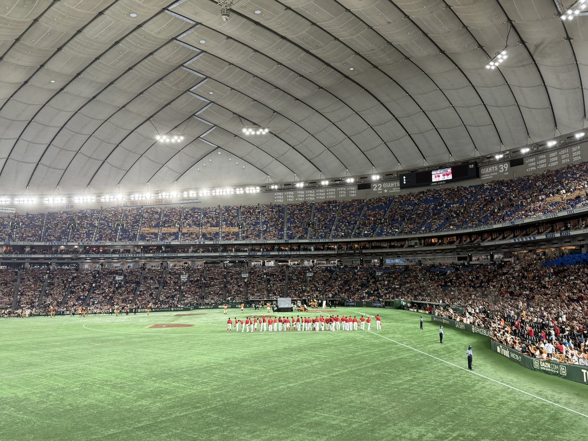 もうちょい外野近くまで来いよ
そういうとこじゃん 国歌斉唱の時も列汚ぇし