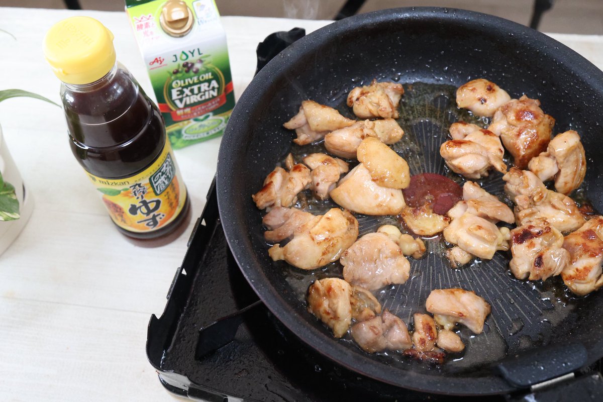 hamagohan_r's tweet photo. 「AJINOMOTO オリーブオイルエクストラバージン」と「ミツカン かおりの蔵 丸搾りゆずぽん」でチキン漬けて焼くだけ！
食べやすくてタルタルでガッツリ満足！

「かおりの蔵」は(株)Mizkan Holdingsの登録商標または商標です。

#PR #ミツカン #JOYL #かおりの蔵 #オリーブオイルエクストラバージン https://t.co/7AkNngjL1G