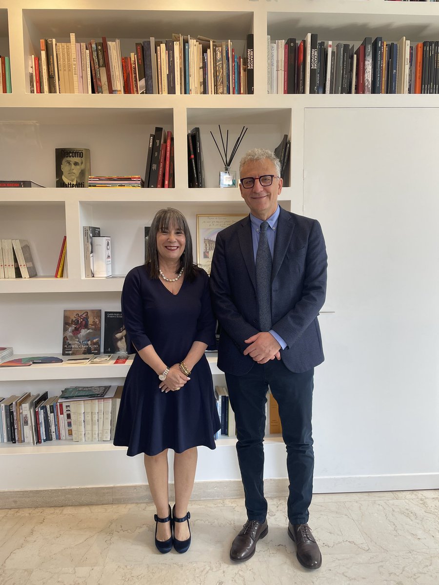 Fui recibida por Massimiliano Smeriglio, asesor de cultura de la alcaldía de #Roma. Intercambiamos ampliamente sobre las posibilidades de desarrollar iniciativas vinculadas a múltiples manifestaciones artísticas. <a href="/maxsmeriglio/">Massimiliano Smeriglio</a>