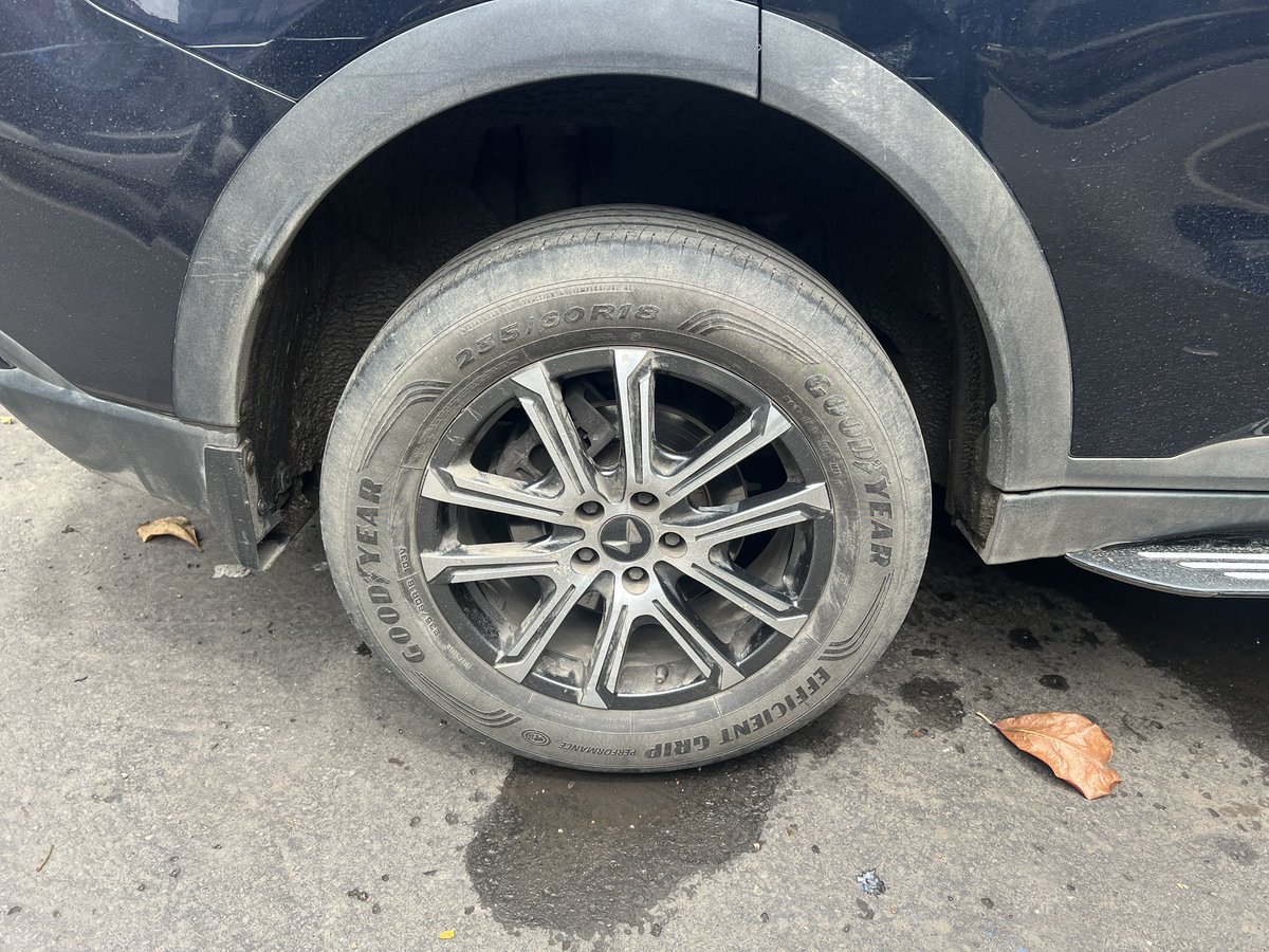 143bhadu's tweet photo. @MahindraRise At the time of emergency, the poor quality of Stepney shocked me. Strange to buy a luxury car and get such poor quality spare tyre! 🚨 How can we trust this in an emergency? Please justify this. (Reference photo attached) @anandmahindra @Mahindra_Auto 
 #CarSafety https://t.co/eRuE1mctZj