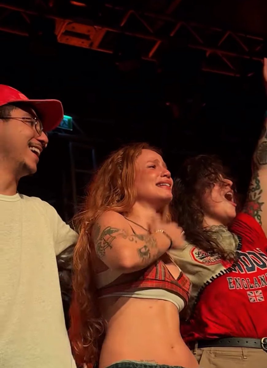 ela toda chorosa vei, num aguento 😩