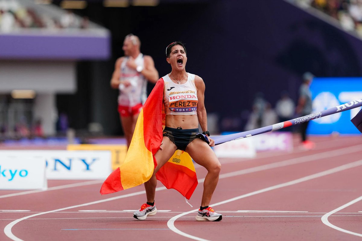 Sin duda la mejor atleta española (de cualquier genero) de la historia.
Nueva exhibición de Maria Pérez