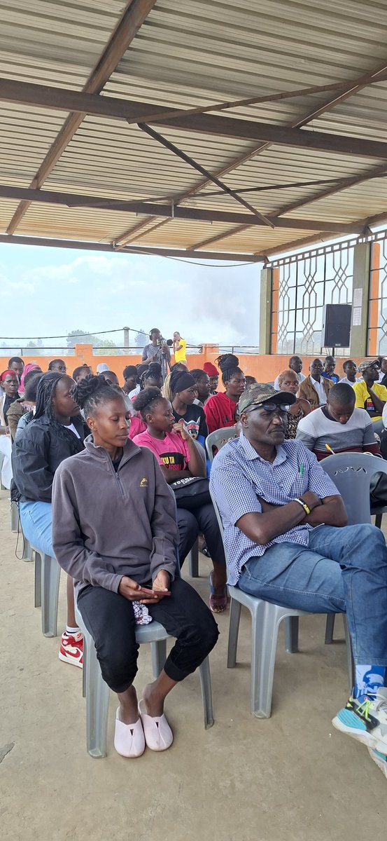 RitahAnindo's tweet image. Happening Now!

@SautiZetu254 is currently holding a community town hall with an objective of disseminating the work we have done through #PEISProject and reflecting on how to strengthening the built infrastructure beyond the project
#ZeroHunger 
#Plot10 
@ifjad_ @aphrc