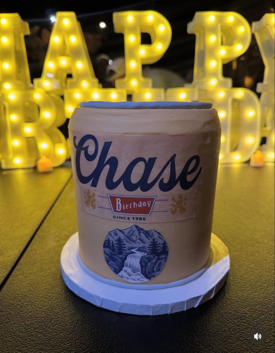 rice_chase_ACM's tweet image. Got to spend my birthday with one of my best buddies in the world and fish. Can&apos;t beat that. I also have a new album out today called Eldora for anybody paying attention.