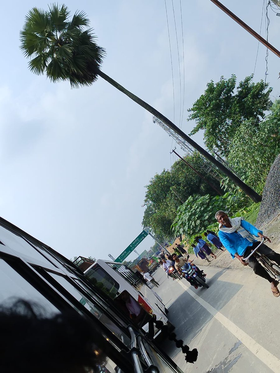 TanuTanuskha's tweet photo. Complaining about the continuous traffic jams and inconvenience caused to the public on NH 28 egularly blocking the highway for election rallies is a violation of the Model Code of Conduct. Please take note and take necessary action. @ECISVEEP #NH28 #TrafficJam #ElectionCommisson https://t.co/6ENHdCggbM