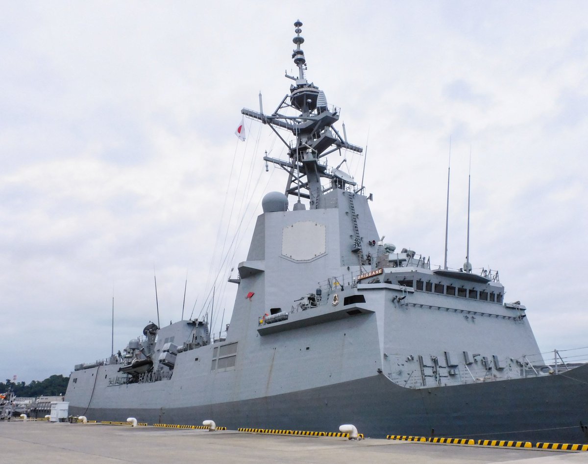 オーストラリア海軍駆逐艦DDG41ブリスベン 乗組員直筆サイン カード 生写真 豪海軍の最新駆逐艦「ブリスベン」横須賀沖に現れる 2021年10月