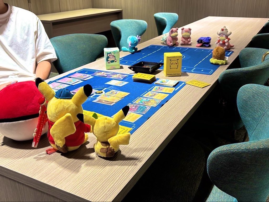 博多駅でポケカの交流会をします！
レンタルスペースを借りてますので、ポケカを体験してみたい方はフォロー&amp;DMお願いします。
少ない人数ですが、楽しめれば^ ^

日時:9/21(日) 13:30〜16:30
場所:博多駅筑紫口から徒歩5分程度
参加費:500円
貸出:デッキなど一通り
#ポケモンカード
#交流会 #博多