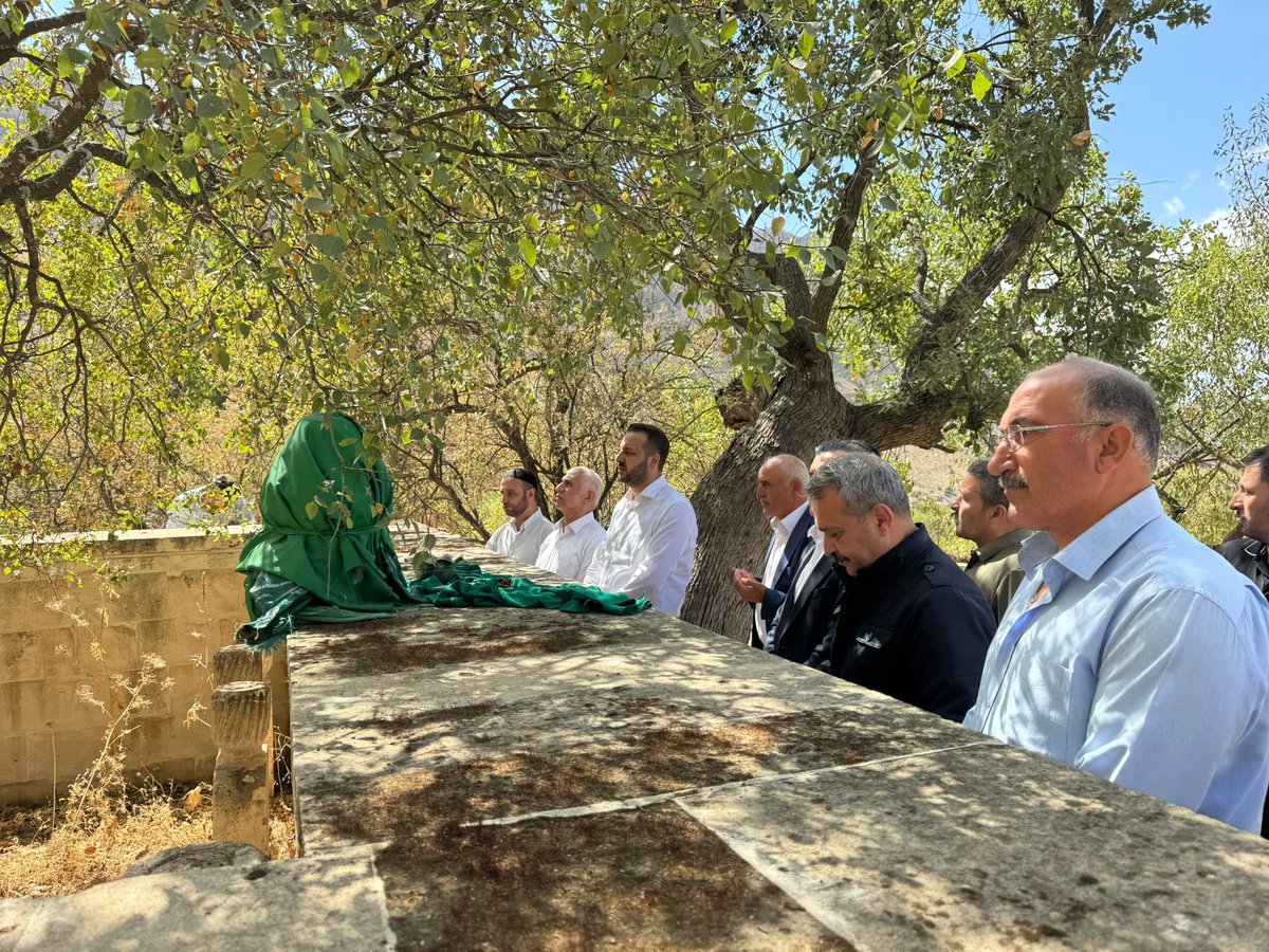 📍Tillo / Akyayla Köyü

Tillo ilçemize bağlı Akyayla Köyü’nde düzenlenen geleneksel etkinliklerde kıymetli hemşehrilerimizle bir araya gelmenin mutluluğunu yaşadık.

Samimi karşılamaları ve içten misafirperverlikleri için tüm köy halkımıza teşekkür ediyor, birlik ve