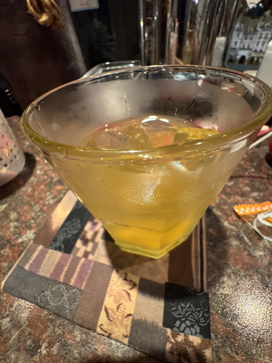 久々に新橋へ飲みに出かけてます、一緒に飲める人がいないかな😂