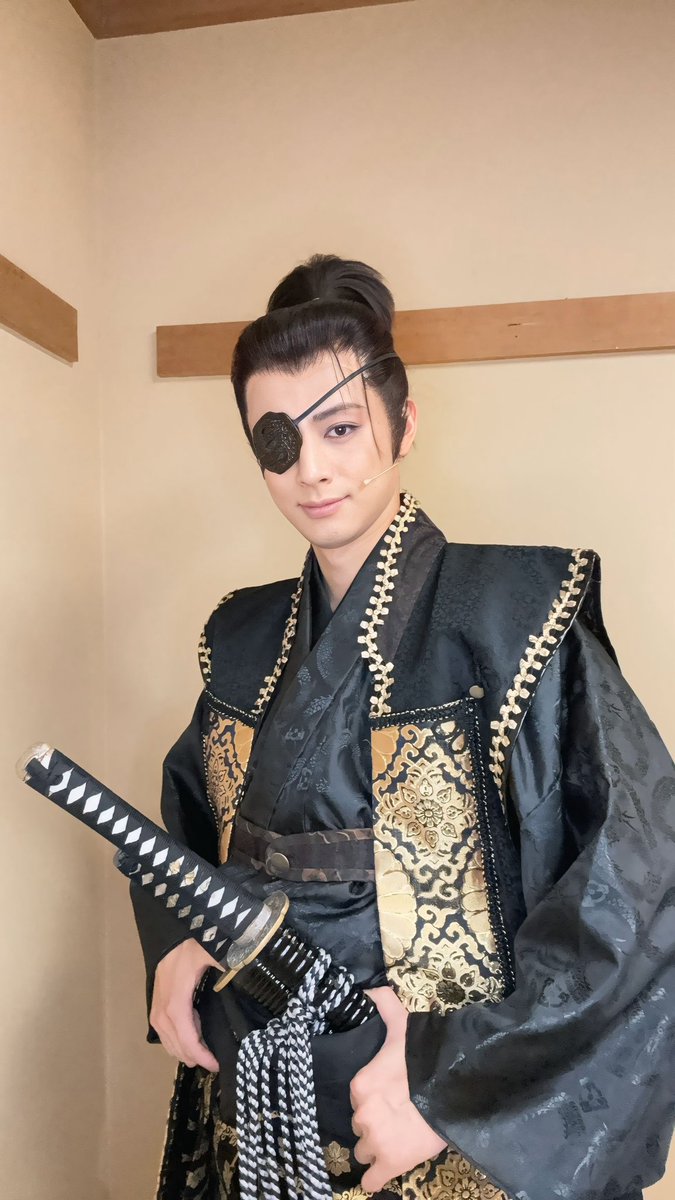 『大逆転！戦国カーニバル』
初日の幕が開きました！
いやー！楽しい初日でした！
拍手の数々！気持ちが良かったです！
この贅沢な空気を最後まで楽しく感じさせていただきます！
よろしくお願いします！

#戦国武将誉賑　#戦国かーにばる　#伊達政宗