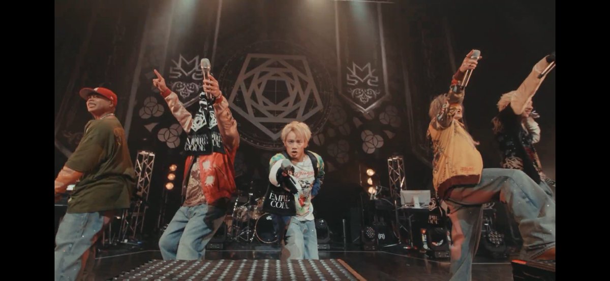 paradiserice's tweet image. MA55IVE、EMPIRE CODEツアー、やましょうさん、ほんとに最高です──────────────────────────────────────ダイジェストの秒数55秒なのこだわりを感じました
適やり(だよね？)のシーンやっぱりかわいすぎる😂😂😂

#MA55IVE #THERAMPAGE
#EMPIRECODE #ましぶ帝国