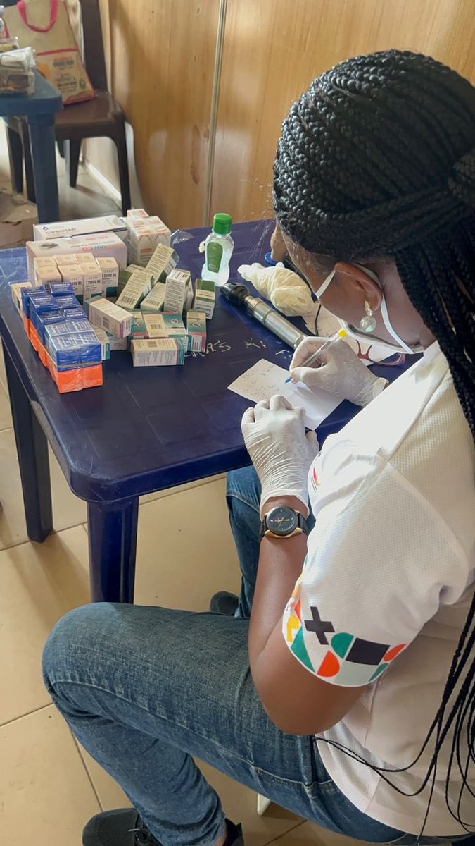 ujunwa112's tweet photo. This is one of what we have been doing in accordance to healthcare delivery, raising awareness on healthcare issues to people. Doing basic investigations, giving vaccines, drugs, giving health education, helping those in need of medical assistance. https://t.co/FawRrKnhGf