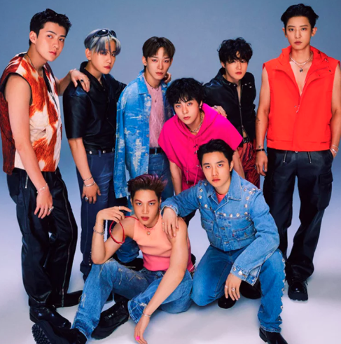 AboutMusicYT's tweet photo. All members of EXO have now completed their mandatory military service. https://t.co/JNmBEhtqxS
