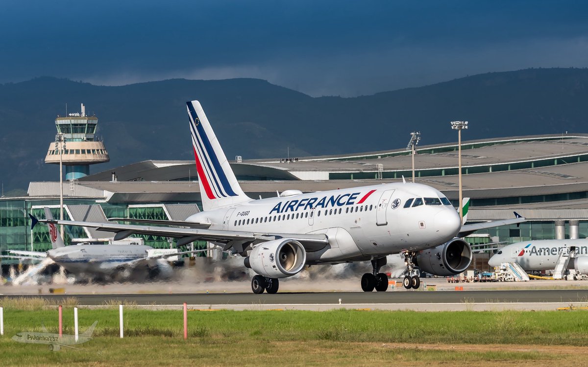 Avianka737's tweet photo. A cute babybus @airfrance departs from Barcelona Airport 🛫

#spotters4vueling
#opendayBCN2025
@vueling 
@NikonEurope 
@aena 
@Spottersbcn https://t.co/Vu3QNYFhm9