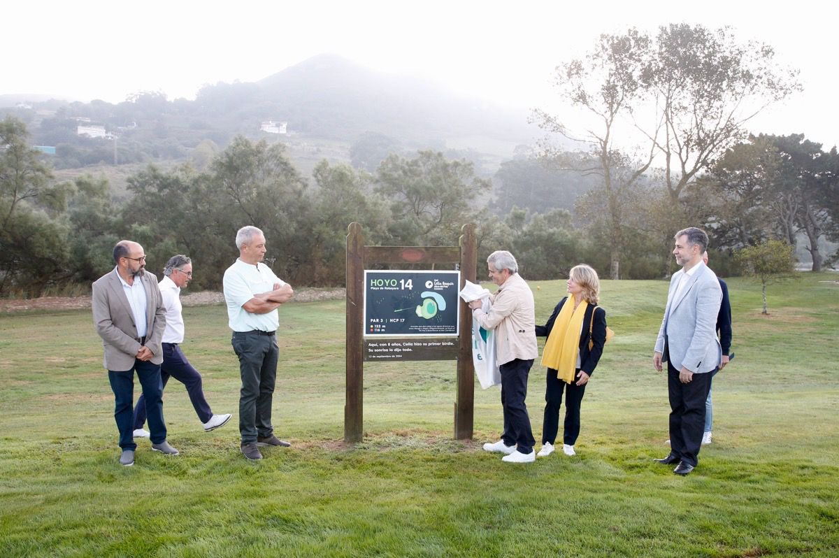 cantabriaes's tweet photo. 🏌️♀️⛳️ @cantabriaes rinde homenaje a Celia Barquín en el campo de golf que lleva su nombre en #Mogro
ℹ️ 👉 https://t.co/kilCRieI8n https://t.co/Nfl3JkQi2D