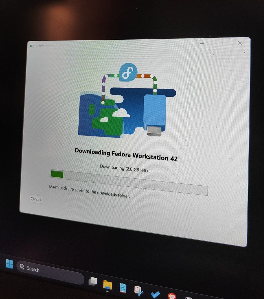 CodeWithAnuj_'s tweet image. fedora loading ...