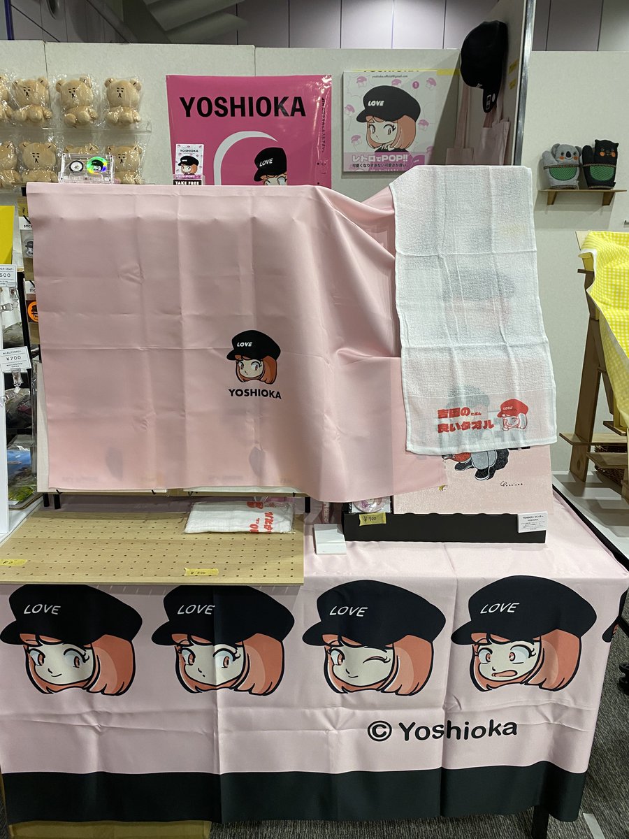 【大阪てづバ】

初日終了致しました！

初めましての方にも、いつも来てくれるファンの方にもたくさんグッズやキャンバスを購入いただけて嬉しかったです！ありがとうございました！

でも今日はフィギュアは売れなかった！
明日はお迎えしてもらえるように頑張る！！

みんなお疲れ様ー！