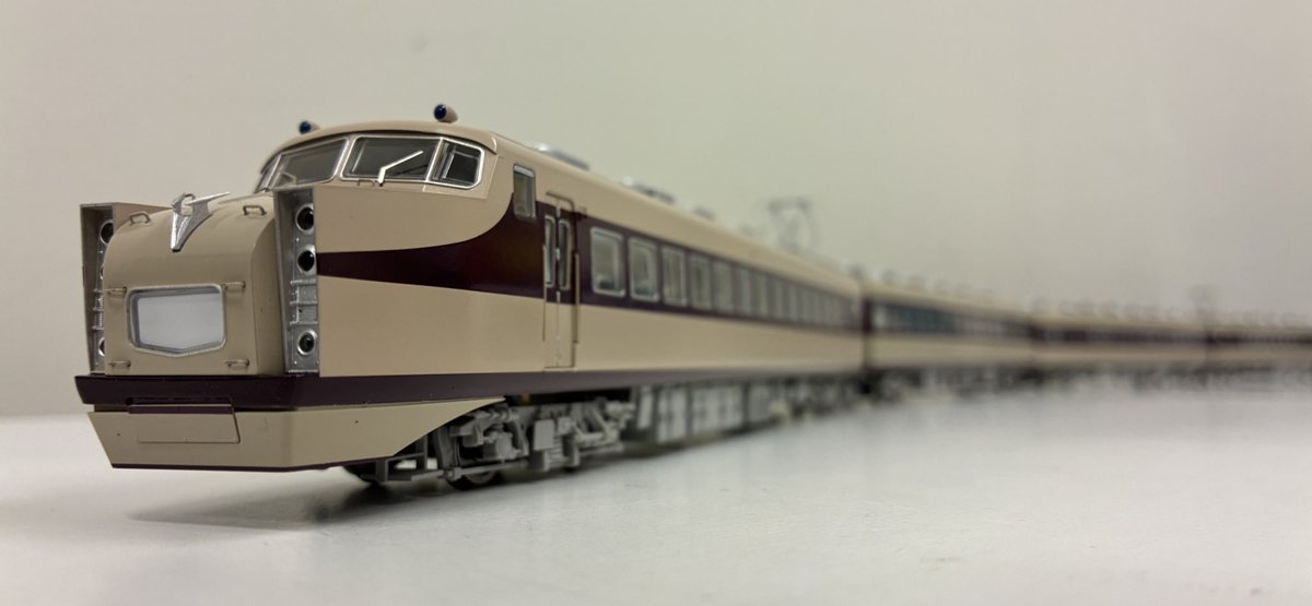 ModellbahnJP's tweet image. 【海を渡った模型達】 

エンドウ製(プラ) 東武1720系 DRC

こちらは🇩🇪へ旅立って行きました。
実車についてあまり詳しくない方の多くは食堂車や展望車等の特別車両が入った編成を好むようで、今回もサロンカー付きの初期車をお買い上げいただきました。