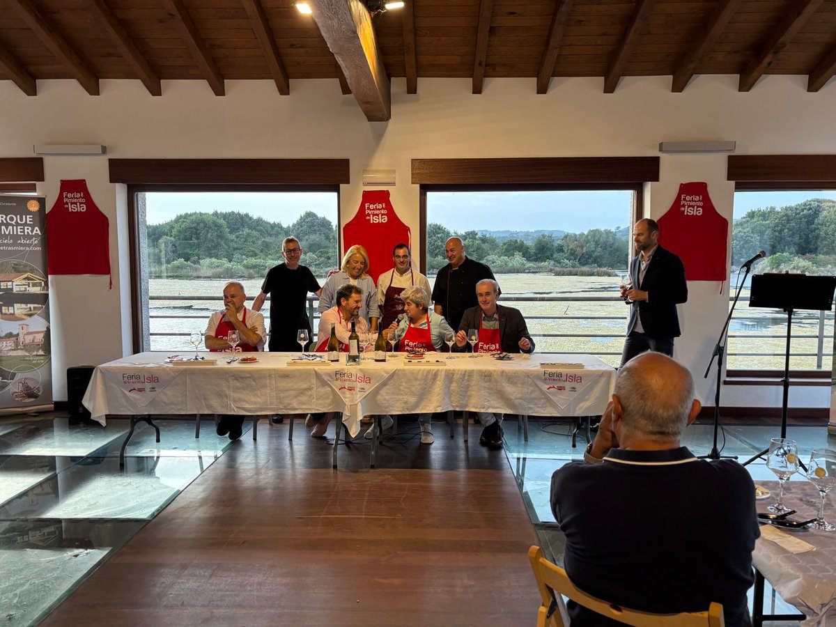 Como disfrutamos ayer con la presentación de las Tapas de Feria Pimiento de Isla, a cargo de los hermanos Cristóbal y Jesús Sierra.