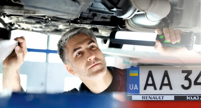 🇵🇱 Kierowcy auta na polskich tablicach za brak ważnego przeglądu dostanie do 5 tys. zł mandatu i straci dowód rejestracyjny. Auta na ukraińskich blachach nie muszą przechodzić przeglądów, nie grożą im też sankcje. A wszystko w zgodzie z polskim prawem.
Szczegóły w komentarzu.