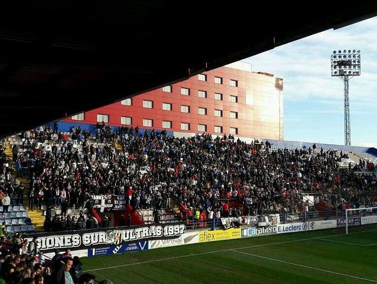 Hoy es el día de teñir de blanco esta grada. 

VAMOS MÉRIDA ESA VICTORIA.