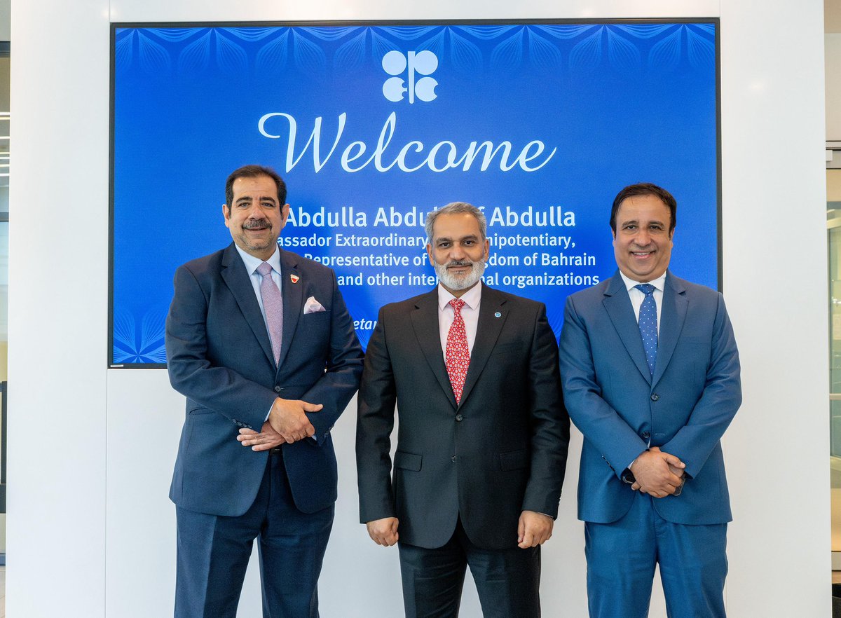 عقد سعادة السفير عبد الله عبد اللطيف عبد الله، المندوب الدائم لمملكة البحرين لدى مكتب الأمم المتحدة في جنيف، اجتماعًا مع سعادة السيد هيثم الغيص، الأمين العام لمنظمة الدول المصدّرة للنفط (أوبك)، حيث جرى خلال الاجتماع بحث سبل تعزيز الشراكة والتعاون في مجال الطاقة.