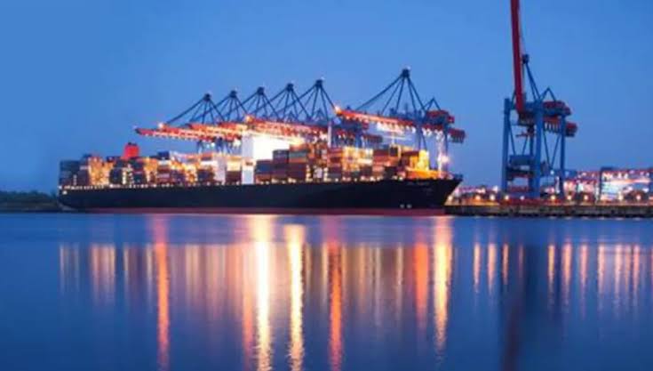 ⭐ New Shipyard At Raichak ⭐

Shyama Prasad Mukherjee Port (Kolkata) and Gardenreach Shipbuilders &amp; Engineers have signed an MoU to establish a greenfield shipbuilding factory on 31.5 acres near Raichak. This agreement was part of 27 MoUs signed in Bhavnagar, Gujarat.
#bengal
