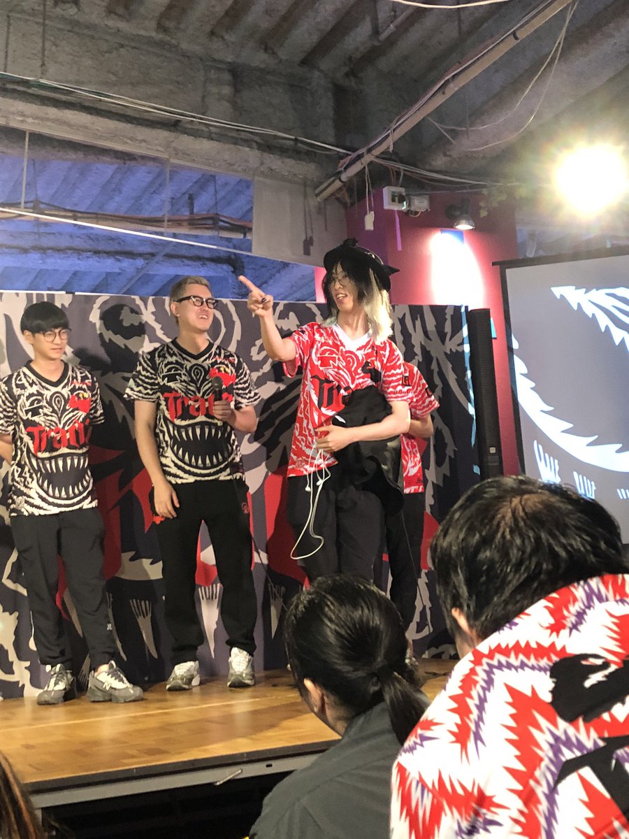 KonNyaku_Shoku's tweet photo. れびさんのテンブラー🍤
背負う背中
挑む背中
やり切った背中
成し遂げたぜ🫵

#Tradz #TAITO_Tradz #Tradz_MANIA https://t.co/cOApzVFcR8