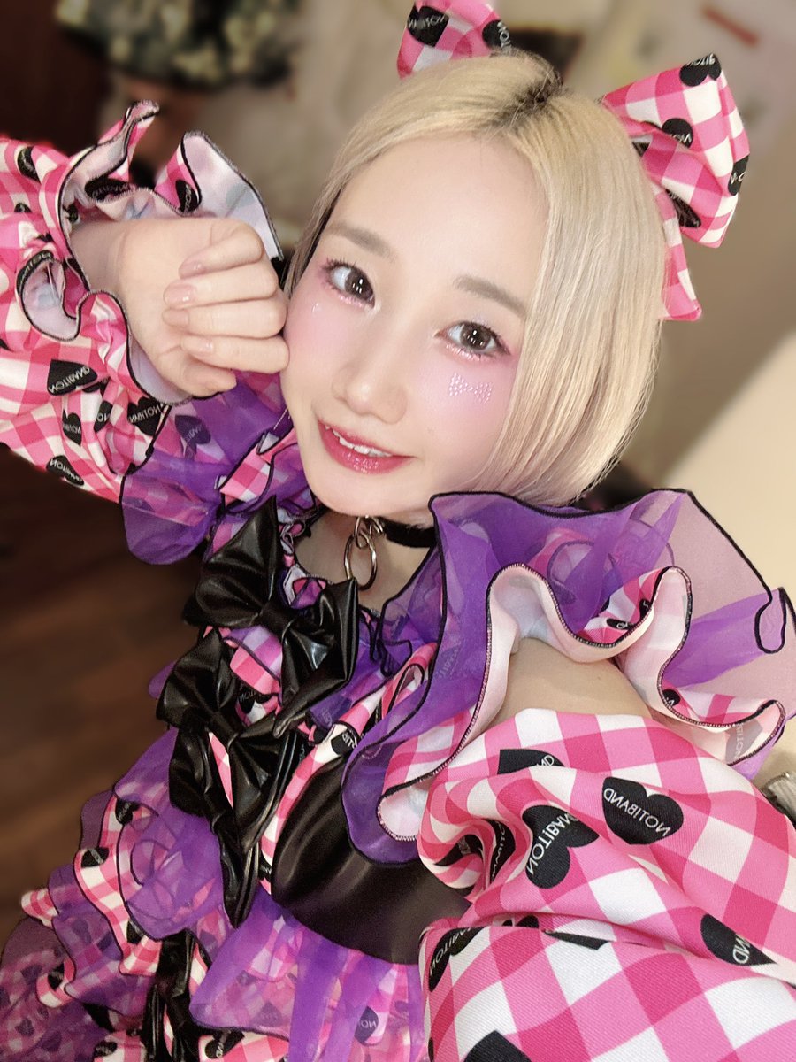 あのちゃん記念ロンT　 MIYA NISHIYAMAデザイン 𝗼𝗳𝗳 𝘀𝗵𝗼𝘁 🦹‍♂️ #JUNON 11月号 本日発売です！！ 今回