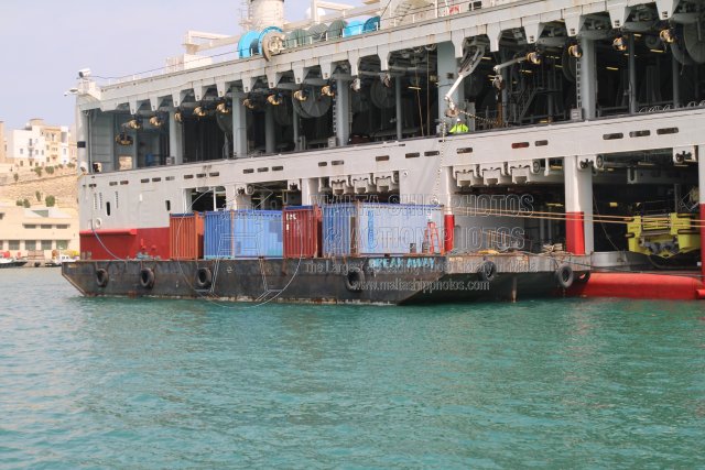 Shipguru's tweet photo. #flattopbarge #hull188 with #seismicvessel #RAMFORM_TITAN #berthed at #PalumboMaltaShipyard , #grandharbourmalta - 13.06.2024 - https://t.co/nfgboxc3g3 - NO PHOTOS can be used or manipulated without our permission @Rich_Ships @ShipsInPics @worldshipsoc @ShippingTV @shippingdata https://t.co/rUlUEE5I4x