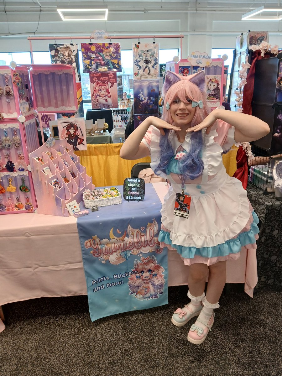 Reminder that I'll be at GSCC today and tomorrow!! I have lots of new and neat things!! 🩷🩷🩷

#granitestatecomiccon