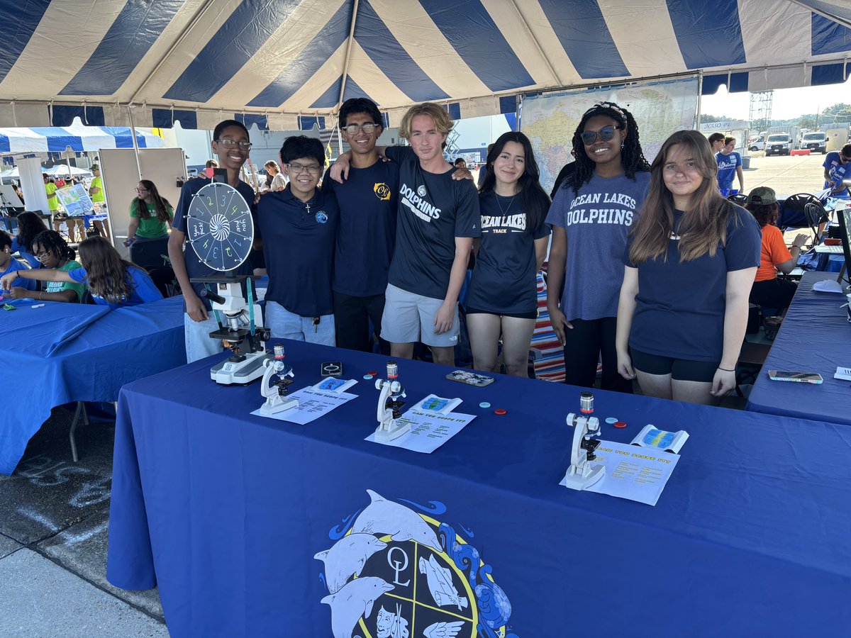 📸 Our amazing student ambassadors had a blast at the air show telling our community what makes Ocean Lakes High School so special! ✈️🔬 

🌟🐬