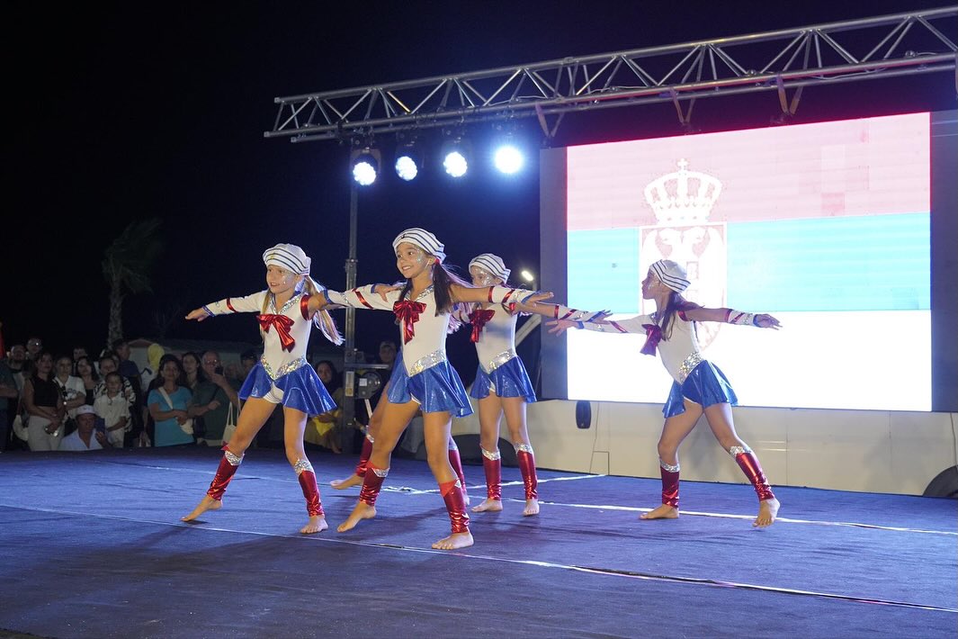 6 ülke, 17 halk dansları ekibi ve 700 dansçıyla festival bu yıl da görkemli geçti instagram.com/p/DOwNb1_CmcG/…