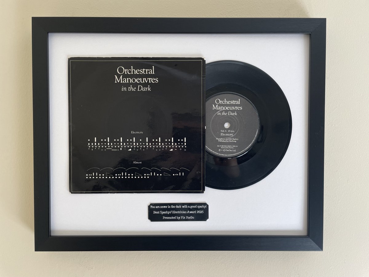 My1stRecord's tweet image. We celebrate #nationaltradesmanday🤗🛠 by throwing the &quot;limelight&quot; on  #electricians / #sparkies⚡️everywhere by showcasing this #framedrecord from our My First Record🎶 Rock and Roll Hall of Frame Gallery

#OMD @OManoeuvres @OfficialOMD