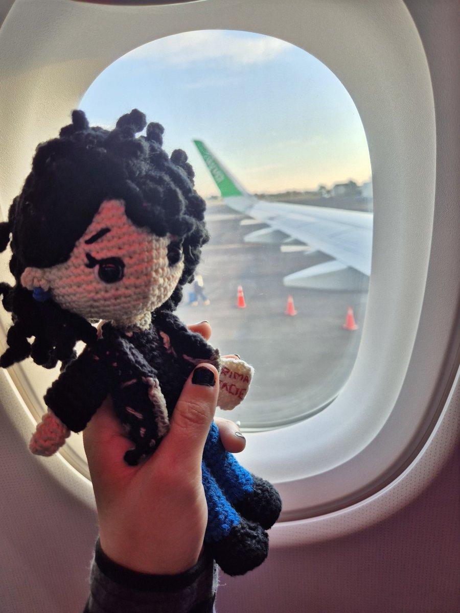 Amonos a pasear para poder ver la increíble obra de prima facie de <a href="/ReginaBlandon/">Regina Blandón</a> 🖤

Tengo una muñeca y un sueño XD 🤞🏻
#yurimentiras #yuribose #mentiraslaserie