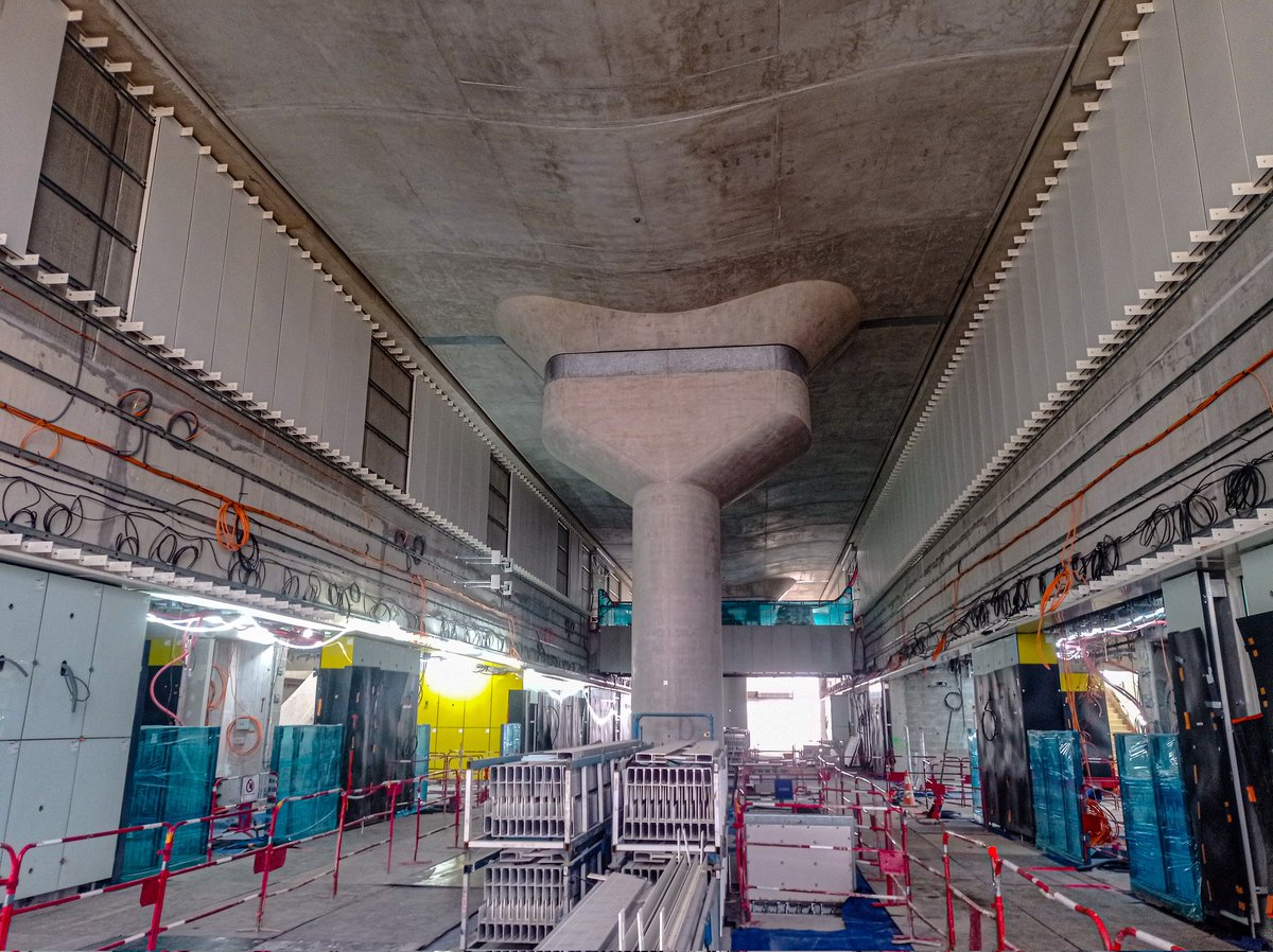 SimonBarth62993's tweet photo. Visite de la station Université Paris Saclay sur la futur ligne 18 lors des journées du patrimoine. C'est une des 3 stations aérienne de la ligne, située sur le plateau de Saclay.

#grandparisexpress #JEP25 #metro #saclay

@sgrandsprojets 
@ParisSaclay https://t.co/QlxLiHUryY
